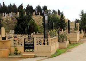 Bakıda meyitlərin qızıl dişlərini oğurlayan “göreşən”ə HÖKM OXUNDU