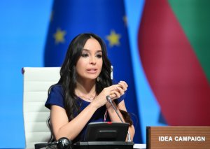 Leyla Əliyeva “Yaşıl enerji layihələri” sessiyasında çıxış etdi - Fotolar