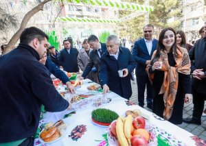 Paytaxtın abad məhəllələrində Novruz şənlikləri - Fotolar