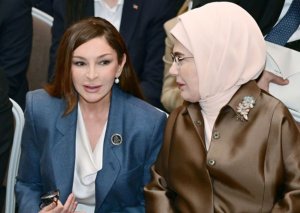 Birinci xanımlar Antalya Forumunda - Foto