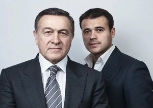 Emin ilk dəfə atasının ikinci evliliyindən DANIŞDI