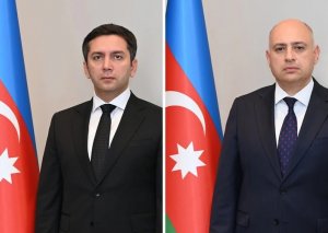Xarici işlər nazirinin iki müavininə səfir rütbəsi verilib