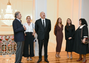 Prezident və ailə üzvləri “Mənim Abşeronum: Üstə gəl” SƏRGİSİNDƏ