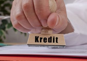 Maaşı az olanlara da kredit veriləcək