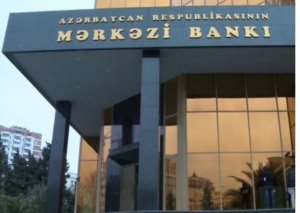 Dolların məzənnəsi 1,53 manatı ötüb