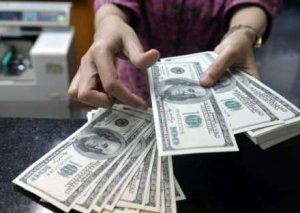 Dollar əndazəni aşır;