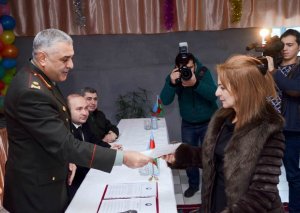 İlham Əliyevin bağışladığı iki qadın azadlığa buraxıldı