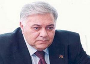 Prezident Oqtay Əsədova “Şərəf” ordenini təqdim edib