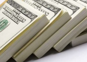 “Reuters” müxbirləri Bakıda dollar axtarır...
