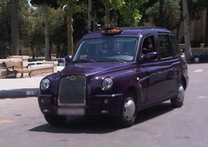 Bakıda sərnişin London taksisinin sürücüsünü döydü