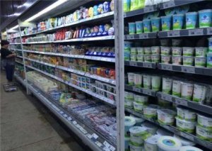 Dolların məzənnəsi düşür, bəs mağazada mallar niyə ucuzlaşmır?