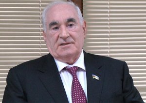 Fəttah Heydərova ağır itki üz verib