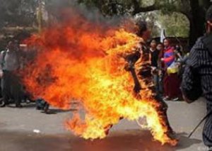 Evi sökülən “Sovetski” sakini özünü yandırdı