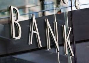 Banklar kütləvi şəkildə məhkəməyə üz tutur