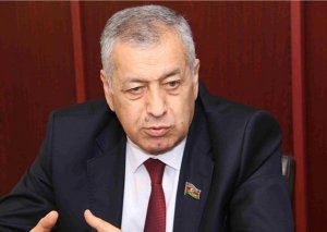 “Biznesmenlər bilməlidirlər ki, manat bu çərçivədə hərəkət edəcək”