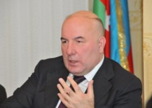 Gürcüstanda da manatın başına gələnlərə görə Elman Rüstəmovu qınayırlar....