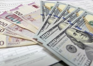 Dolların məzənnəsi 1.76 AZN-ə YAXINLAŞIR