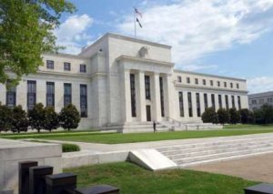 FED: Möhkəmlənən dollar ABŞ iqtisadiyyatına təhlükədir