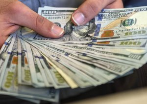 Azərbaycanda dollar kəskin ucuzlaşdı