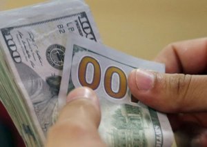 Dollar və manatın bugünkü MƏZƏNNƏSİ