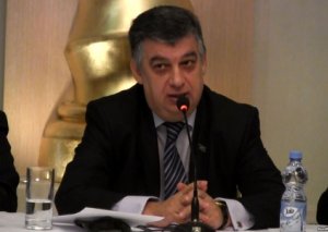 Əli Məsimli: “Beynəlxalq Bankın sağlamlaşdırılmasının “astarı" dövlətə “üzündən” baha başa gəlir”