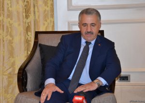 Nazir: Bakı-Tbilisi-Qars dəmir yolunun Türkiyə sahəsi iyunun sonuna hazır olacaq