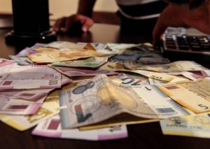 Palata: Bank sektorunun mənfəəti 52% azalıb