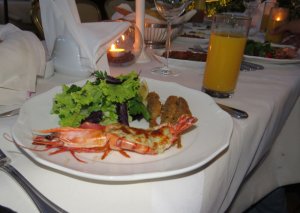 Nazir restoranlardakı qiymətlərdən danışdı