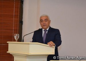 Baba Rzayev: Azərbaycanda 40 110 kV-luq yarımstansiya tikilib