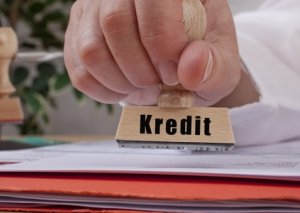 Problemli kreditlər bank sistemini çökdürür
