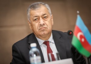 Deputatdan kəskin İTTİHAM: “Bank sistemi dağılır, 40 min insan küçədədir”