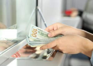 Zakir Nuriyev: Valyuta mübadiləsi məntəqələrinin işinin bərpası bankların mənfəətinə təsir etməyəcək