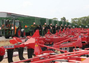 Ölkəyə 181 kombayn, 1700-dən çox traktor, gübrəsəpən və daha nələr gətirildi?