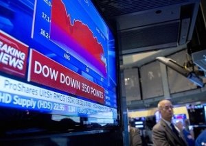 "Dow Jones" indeksi 500 bənddən çox azalıb