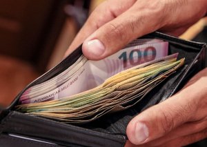 Ötən il biznesmenlərin 743 milyon manat borcu silinib