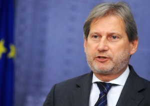Avropa komissarı: Aİ Bakını ticarət qovşağına çevrilmək işində dəstəkləməyə davam edəcək