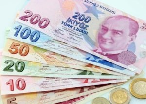 Türk lirəsi “üzü üstə”, manata “maşallah” ...