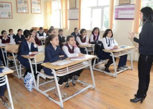 Məktəblərdə “14 gün” məsələsi yenidən gündəmdə
