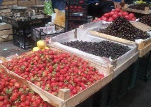 Yay yarıya çatıb, amma meyvə-tərəvəz ucuzlaşmır...