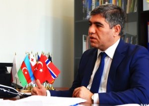 Ətraf dövlətlərdə maliyyə böhranı manata təzyiqləri artırır