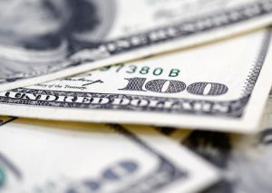 Türkiyədə dolların məzənnəsi 6 lirədən aşağı düşüb
