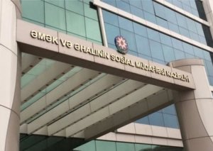 8 saatdan artıq və ya əlavə gün çalışanda işçinin pulu ödənilirmi?