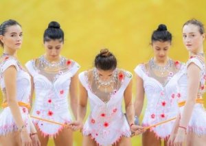 Beynəlxalq Gimnastika Federasiyasının bayrağı Azərbaycana təqdim edildi