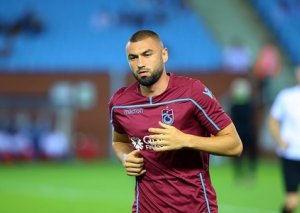 Futbolçu Burak Yılmaz 11 ildən sonra "Beşiktaş"a qayıdıb