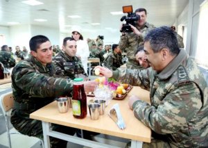 “Cəbhədə xidmət etmək istəmirlər, səngərləri ataraq qaçırlar”