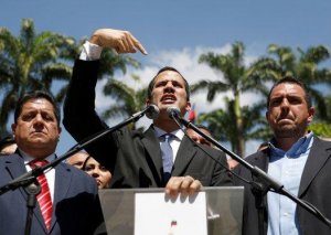 Venesuela müxalifətinin lideri özünü prezidentin səlahiyyətlərini icra edən elan edib