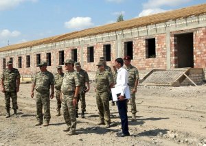 Müdafiə naziri Zakir Həsənov cəbhə zonasında olub