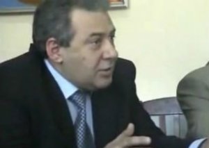 Keçmiş müdafiə naziri niyə ağladı?
