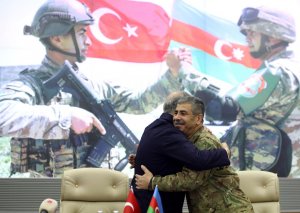 Hulusi Akar, Zakir Həsənov və digər yüksək vəzifəli hərbiçilər Müdafiə Nazirliyində görüş keçiriblər (FOTO)