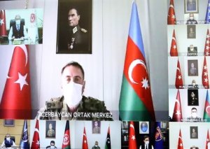Hulusi Akar Türkiyə-Rusiya Birgə Mərkəzində xidmət edən generala tapşırıqlarını verib